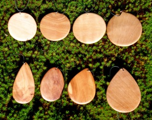 wooden-pendant-jewlery